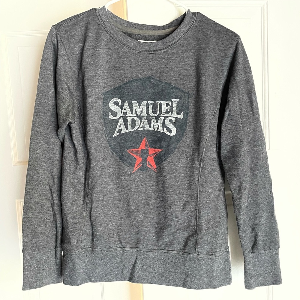 Navy blue pull over crew neck sweatshirt